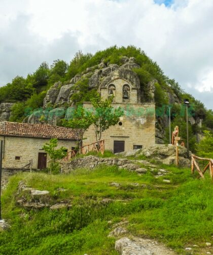 Santuario della Madonna della Tibia Crognaleto