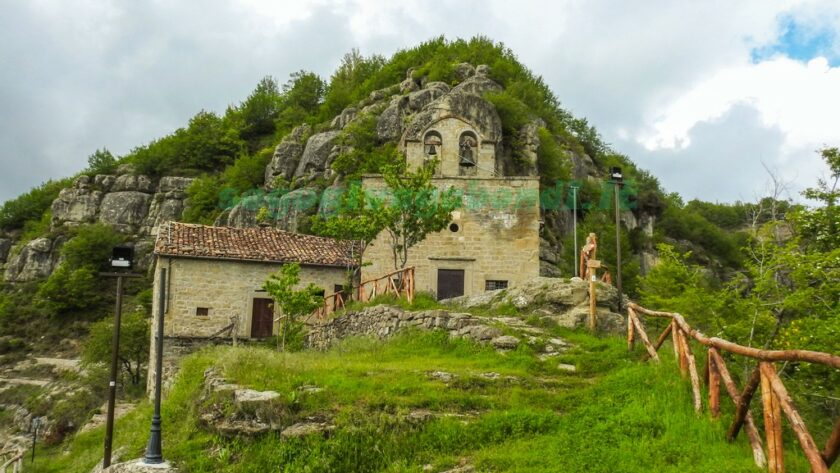 Santuario della Madonna della Tibia Crognaleto